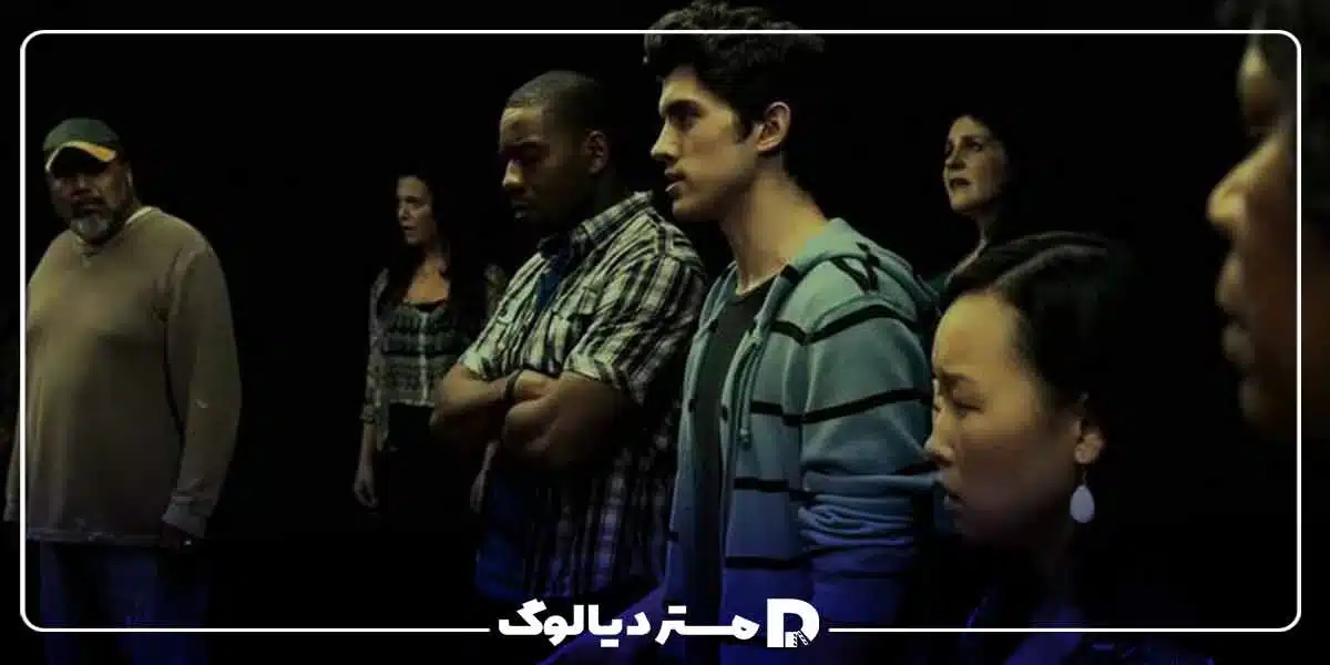 فیلم دایره (CIRCLE) از فیلم های شبیه آلیس در سرزمین مرزی